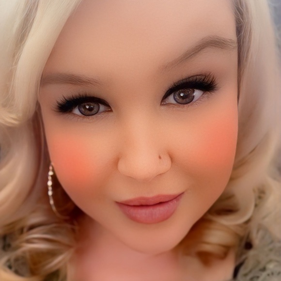 Meet your Posher, Kerri - Picture 1 of 1